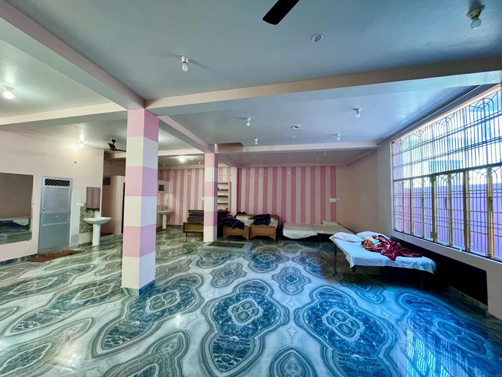 Trilok Residency - Dashashwamedh Варанаси Екстериор снимка