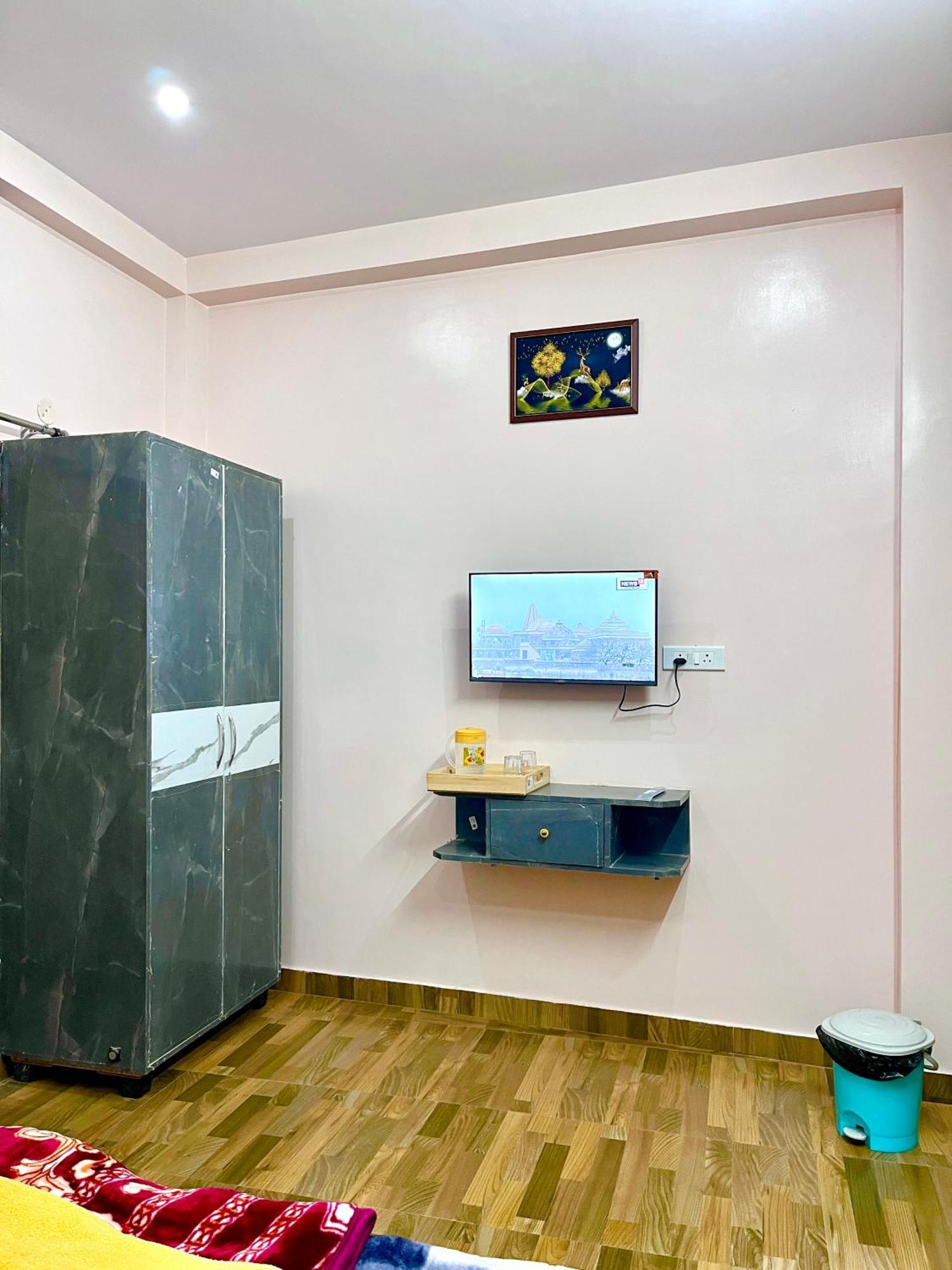 Trilok Residency - Dashashwamedh Варанаси Екстериор снимка