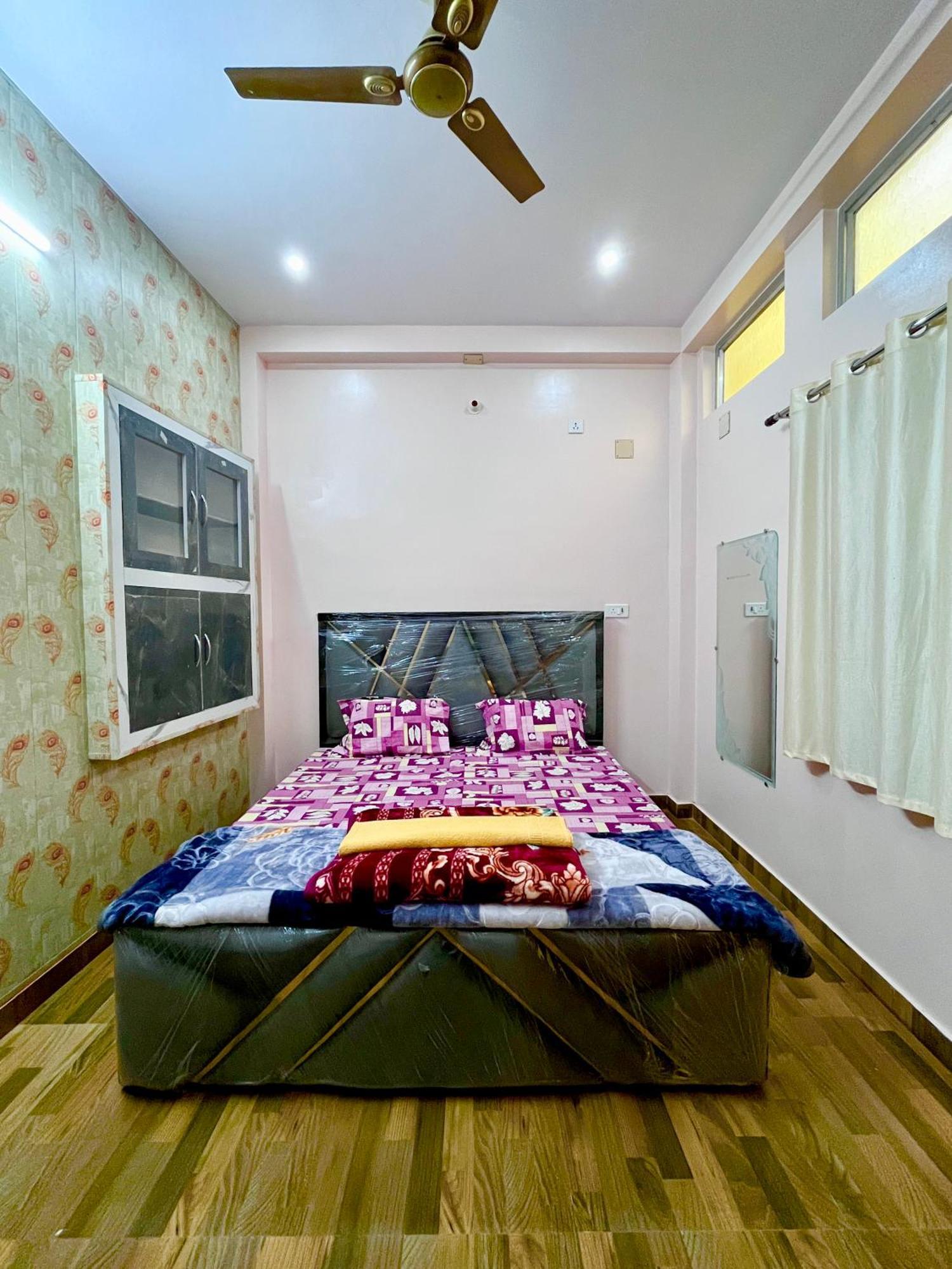 Trilok Residency - Dashashwamedh Варанаси Екстериор снимка