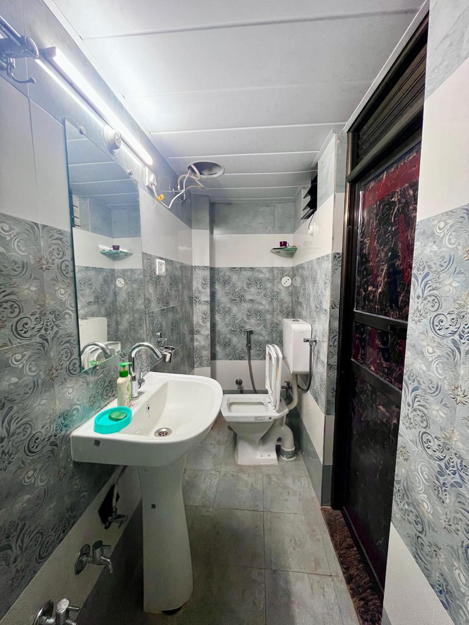 Trilok Residency - Dashashwamedh Варанаси Екстериор снимка
