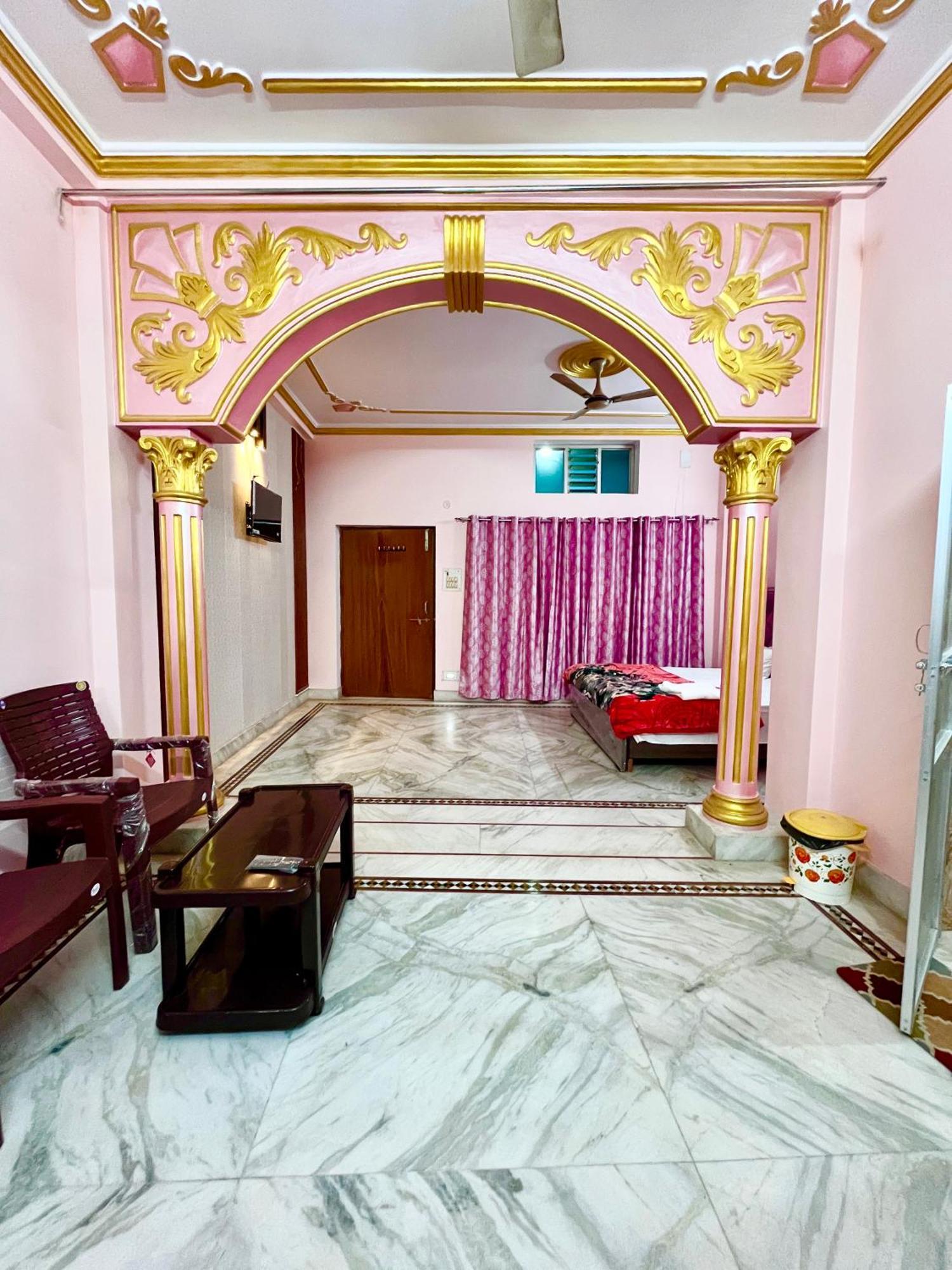 Trilok Residency - Dashashwamedh Варанаси Екстериор снимка