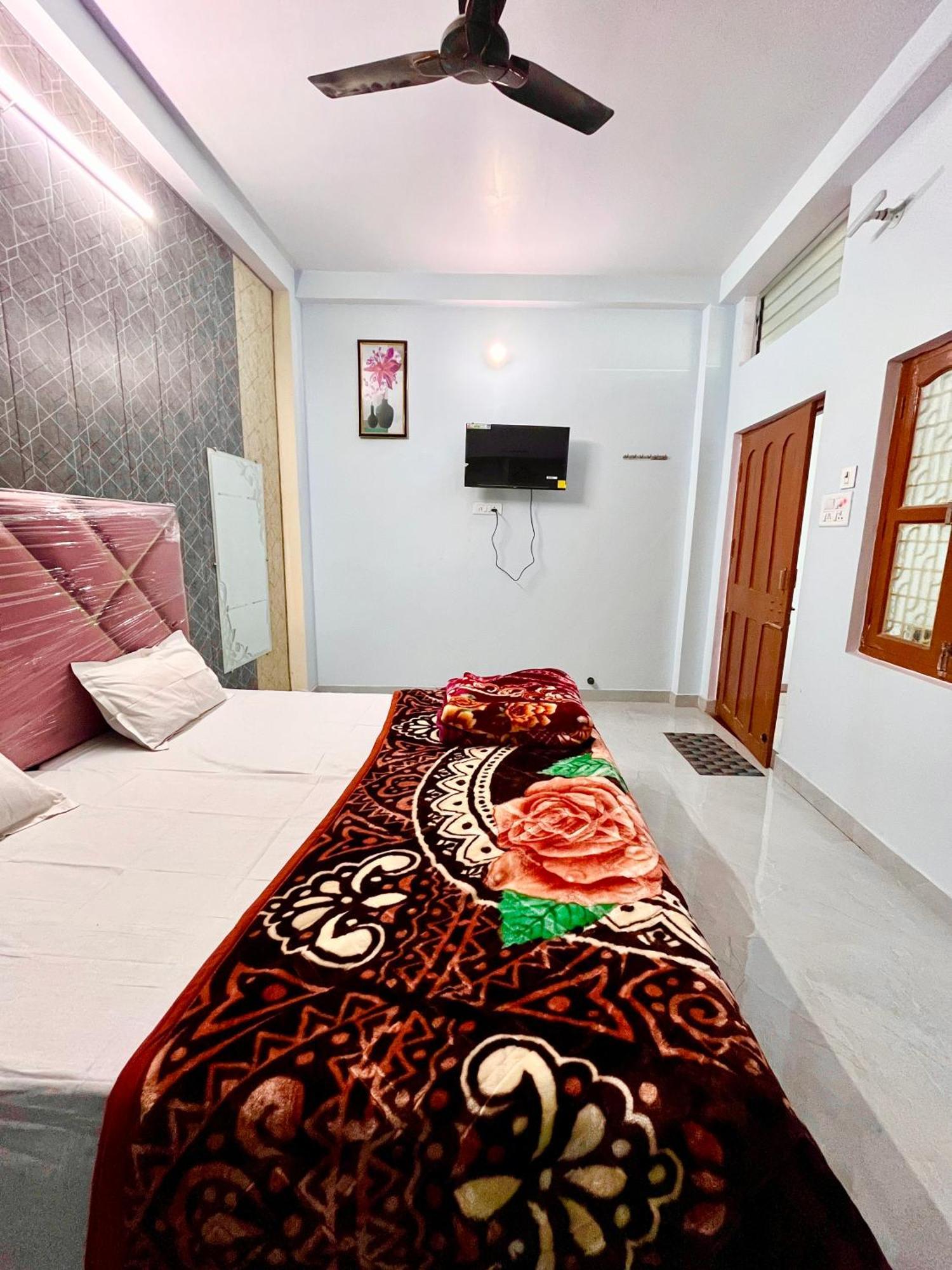 Trilok Residency - Dashashwamedh Варанаси Екстериор снимка