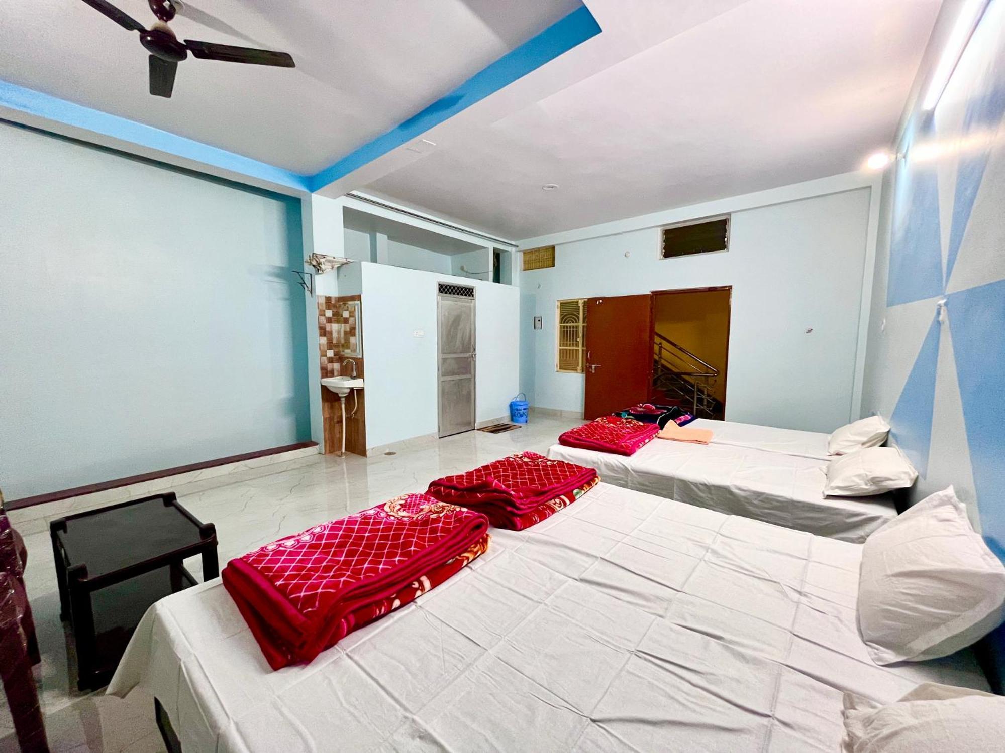 Trilok Residency - Dashashwamedh Варанаси Екстериор снимка