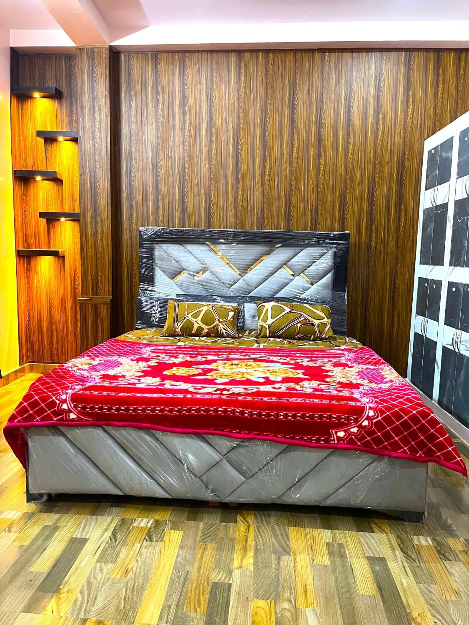 Trilok Residency - Dashashwamedh Варанаси Екстериор снимка